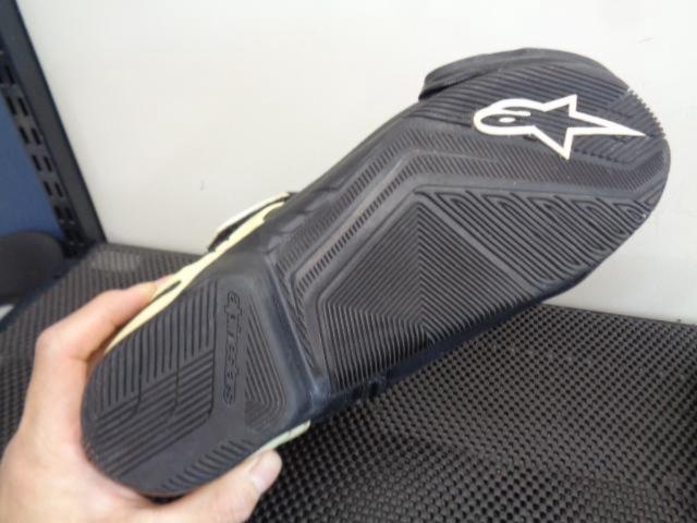 Alpinestars
Riding shoes
SMX-1
R
V2
VENTED
EUR42