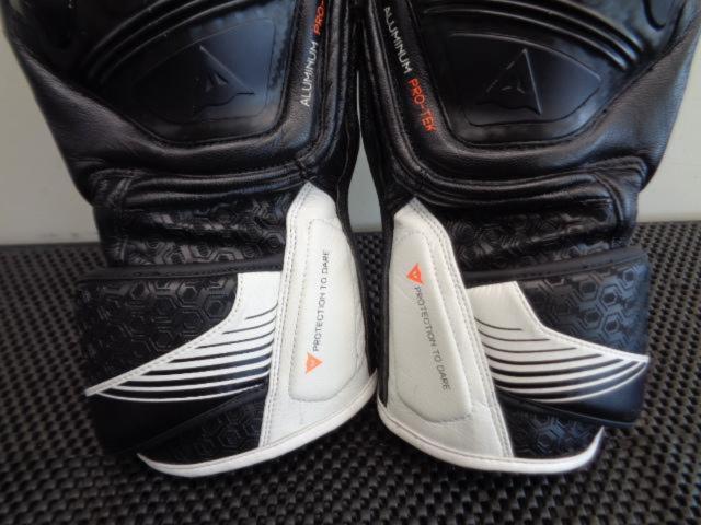 DAINESEFIERO
METAL
GLOVES
Size: 8 / S