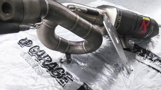9AKRAPOVIC レーシングライン カーボンマフラー
