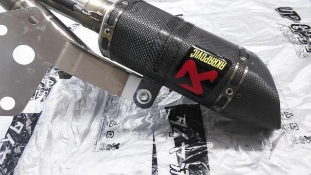 9AKRAPOVIC レーシングライン カーボンマフラー