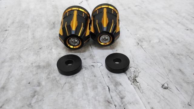 92-part DAYTONA
Handlebar end plug