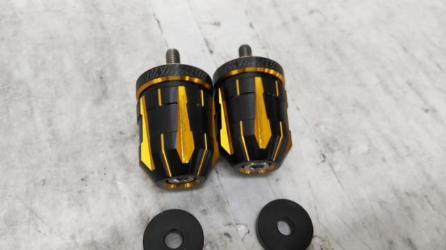 92-part DAYTONA
Handlebar end plug