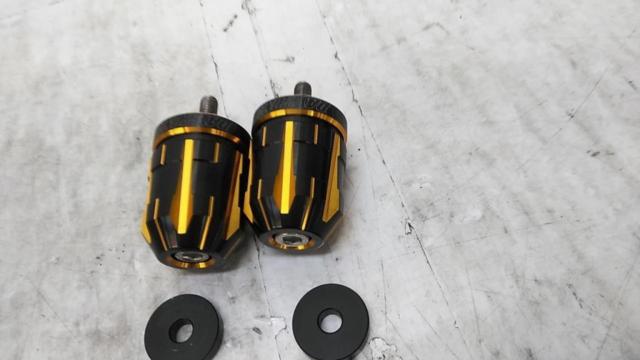 92-part DAYTONA
Handlebar end plug