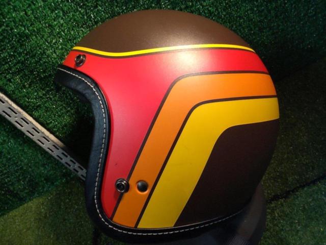 Arai CLASSIC
AIR
BLITZ
Full-face helmet
Brown
Size: Equivalent to M (57-58cm)