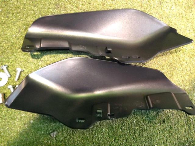 [Harley
Davidson Genuine Frame Covers (Left and Right Set)
Heat guard
FLHXSE
CVO (’19 model)