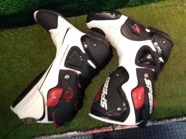 [SPEED
BIKERSB1001
Racing boots
Size: 43