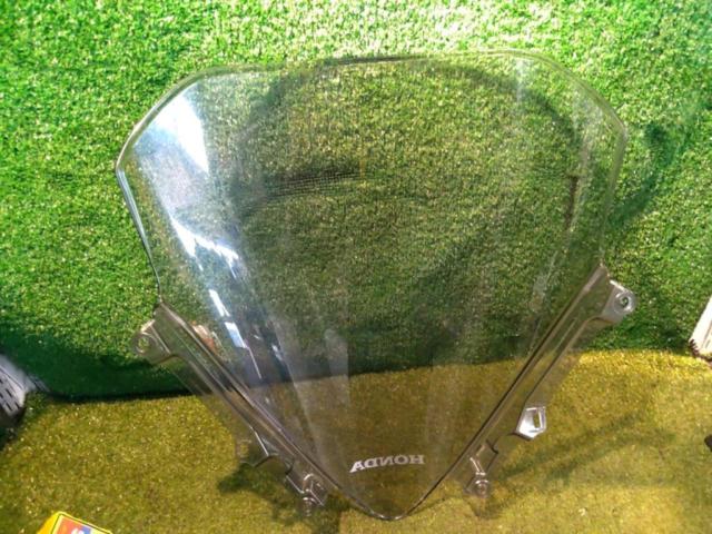HONDA
Genuine front screen
Forza (MF08 / year unknown) removed