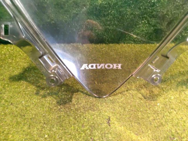 HONDA
Genuine front screen
Forza (MF08 / year unknown) removed