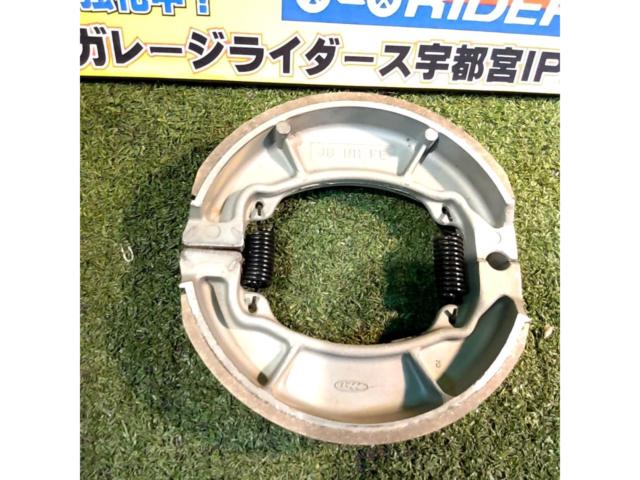 HONDA06430-GBJ-742
Brake shoe
Turnip system
Stamp: JB
NH
FE
Saved unused