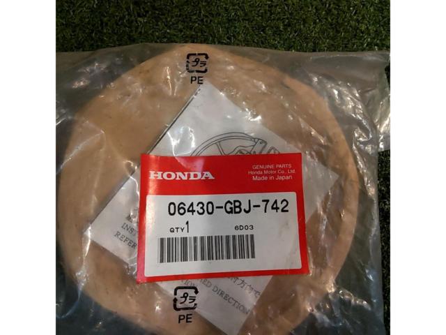 HONDA06430-GBJ-742
Brake shoe
Stamp: JB
NH
FE
Unused