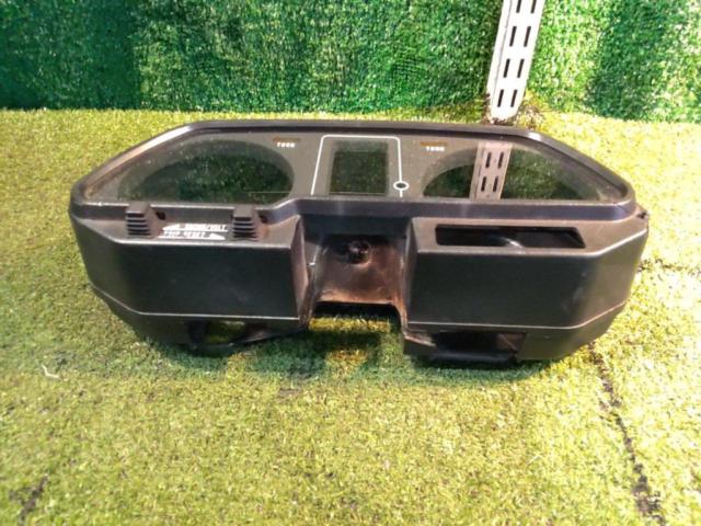 *Sold as-is with holes. KAWASAKI genuine meter cover.
Upper & Lower
GPZ400F2