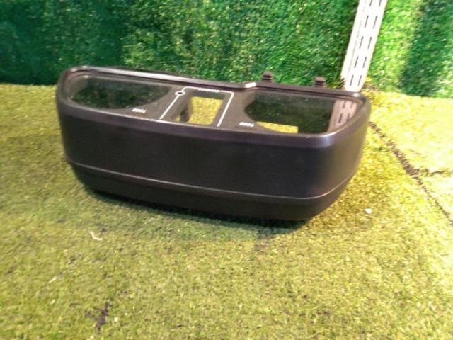 *Sold as-is with holes. KAWASAKI genuine meter cover.
Upper & Lower
GPZ400F2