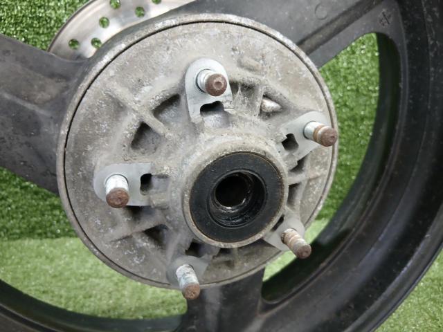【HONDA】純正リアホイール CB400SF(NC31、’94)外し MT4.00×17