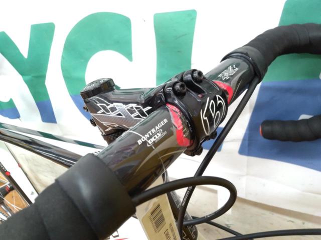 ※左前ブレーキ仕様 TREK MADONE 6.9 2010年モデル 700×23c 2×10s カーボンロードバイク ホワイト