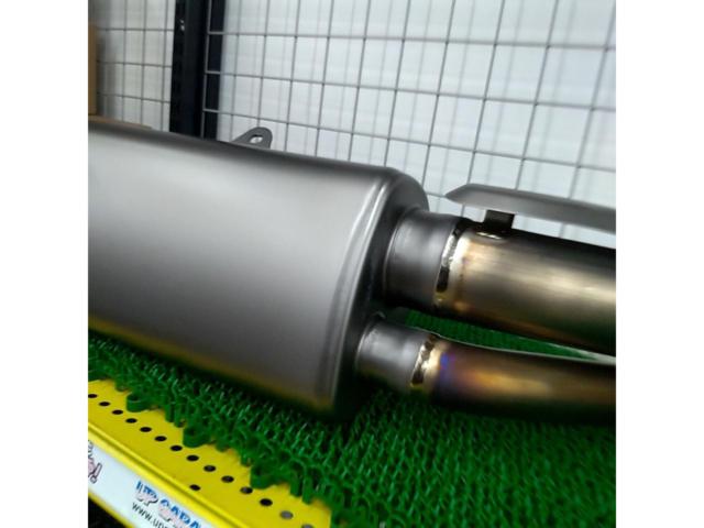 HONDA
Genuine \"AKRAPOVIC\" silencer
CBR1000RR-R (SC82)