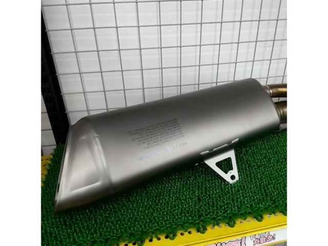HONDA
Genuine \"AKRAPOVIC\" silencer
CBR1000RR-R (SC82)