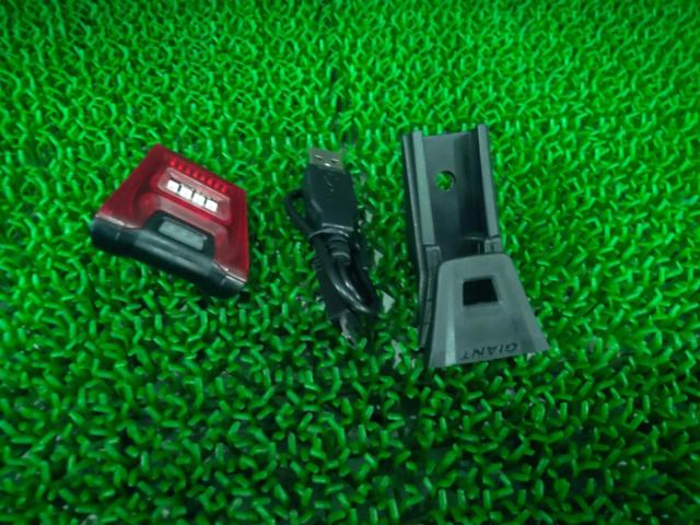 GIANT 520000101 FLEX COMBO UNICLIP USB充電式テールライト+ダイヤル式ナンバーロックセット