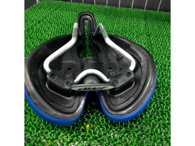 SMP TRK サドル ブルー