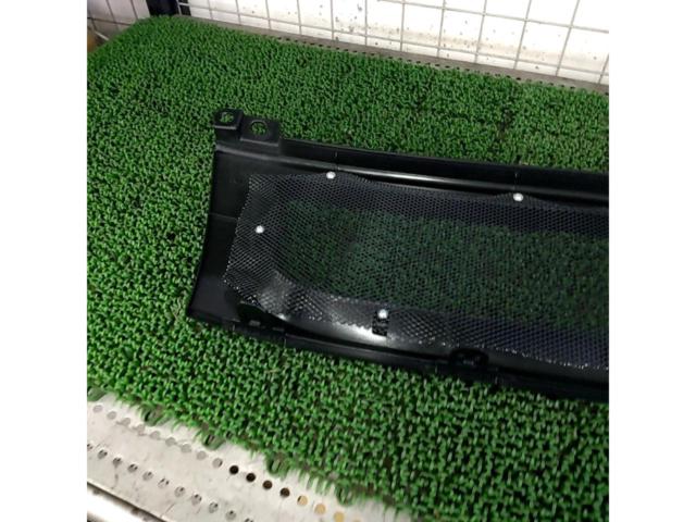 メーカー不明 メッシュフロントグリル ハイエース/200系1-2型 ナロー