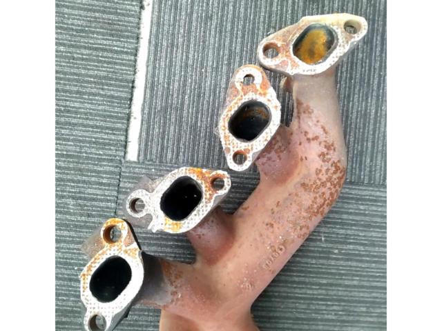 Wakeari
NISSAN
Silvia (S15
SR20DE)
Genuine exhaust manifold