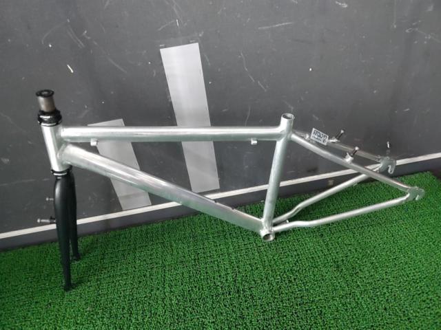 メーカー不明 700c クロスバイクフレーム シルバー