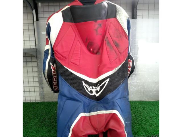 サイズ:LW BERIK レーシングレザースーツ