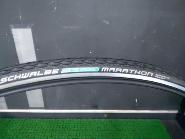 SCHWALBE MARATHON 700×25c チューブドタイヤ