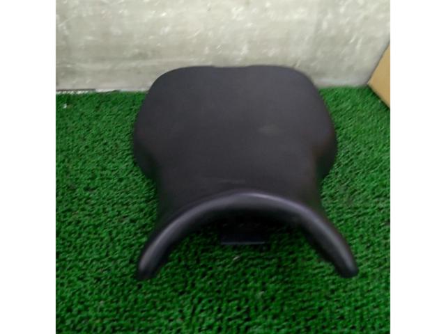 TRIUMPH
Genuine front seat
Daytona 675 (-'12)
