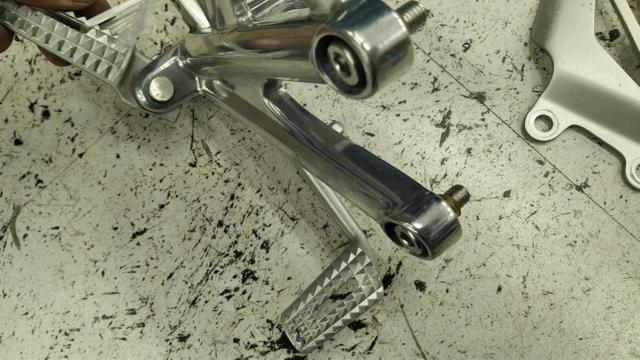TRIUMPH
Genuine step
Daytona 675 (-'12)