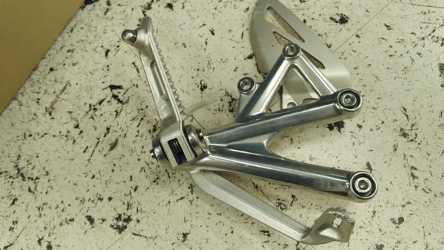 TRIUMPH
Genuine step
Daytona 675 (-'12)