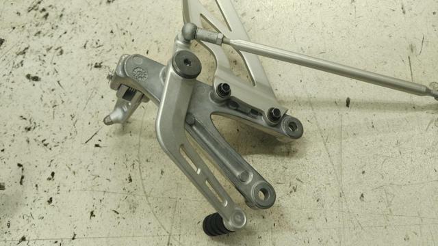 TRIUMPH
Genuine step
Daytona 675 (-'12)