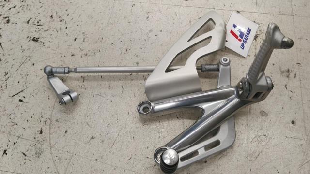 TRIUMPH
Genuine step
Daytona 675 (-'12)