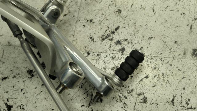 TRIUMPH
Genuine step left
Daytona 675 (-'12)