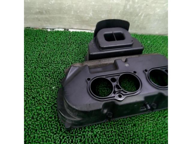 YAMAHA
Genuine lower air cleaner box
FZ-1
FAZER (RN21J)