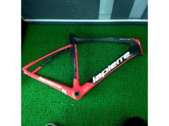 LAPIERRE AIRCODE 300 2015年モデル カーボンフレーム レッド 49cm ※フォーク無し、シートポスト/クランプ・ BB下小物・RDハンガーなど欠品