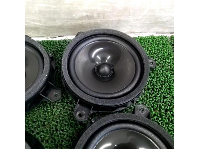 TOYOTA
Genuine speakers for 90-series Noah/Voxy