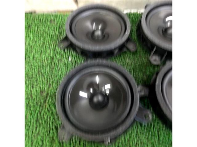 TOYOTA
Genuine speakers for 90-series Noah/Voxy