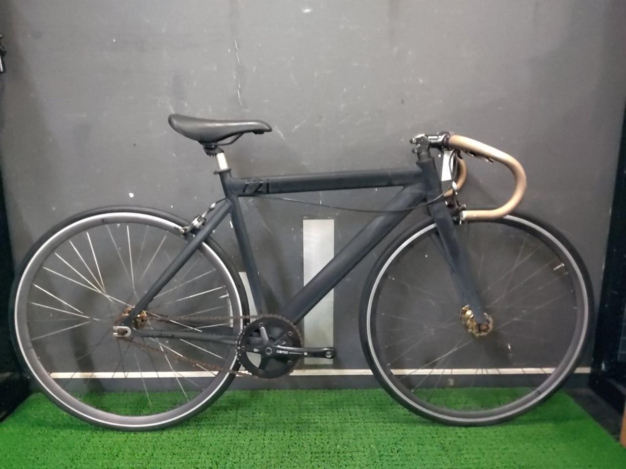 LEADER 721TR 年式不明 700c シングルギア ピストバイク マットブラック サイズ:S 適正身長:164-174cm ※各部日焼け・キズ・サビあり 要タイヤチューブ・チェーンなど交換
