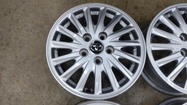 TOYOTA
Noah / Voxy / ZRR80
Original aluminum wheel