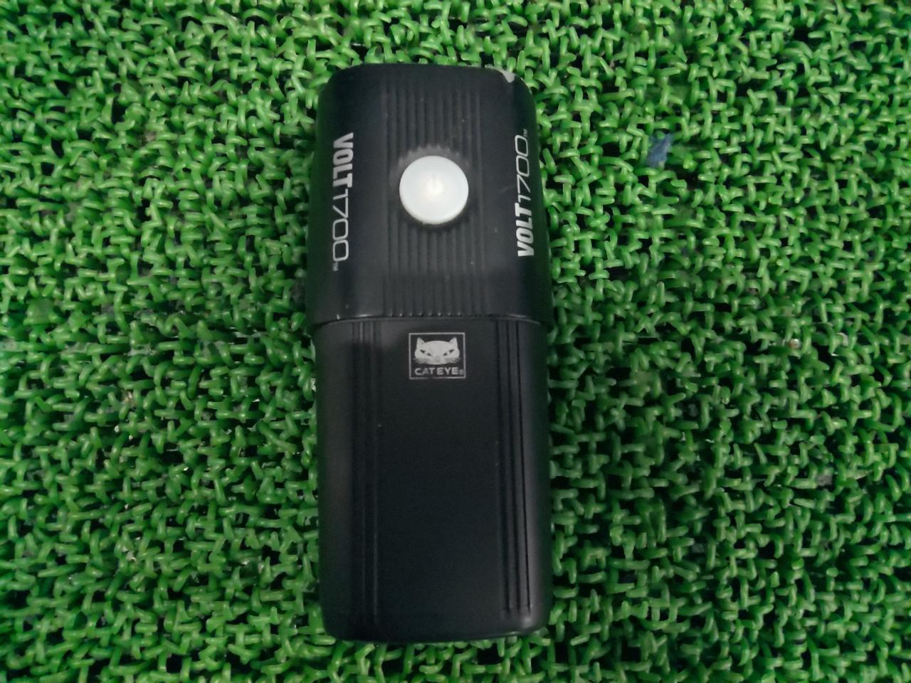 ※マウント欠品 CATEYE VOLT1700 充電式LEDフロントライト ブラック