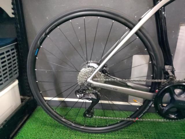 ※ブレーキ逆組/左前 CARRERA PHIBRA Disc UltegraDi2 R8170組 700c 2×12s カーボンロードバイク シルバー サイズ:M 適応身長:176-182cm