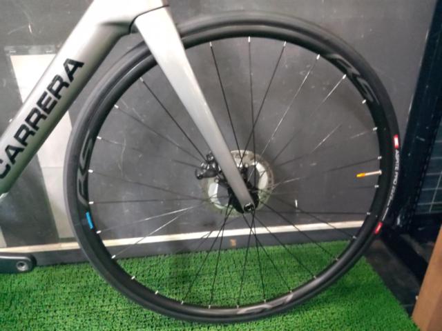 ※ブレーキ逆組/左前 CARRERA PHIBRA Disc UltegraDi2 R8170組 700c 2×12s カーボンロードバイク シルバー サイズ:M 適応身長:176-182cm