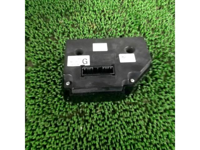 HONDA 純正エアコンスイッチ【N-BOX/JF1】