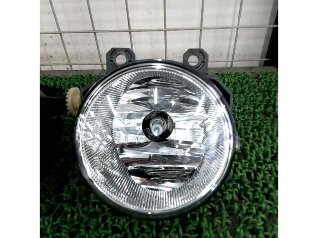 DAIHATSU 純正ハロゲンフォグランプ