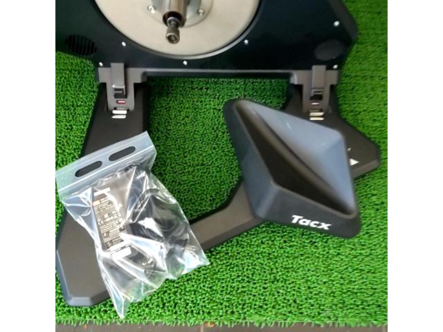 TACX T2800NEO サイクルトレーナー
