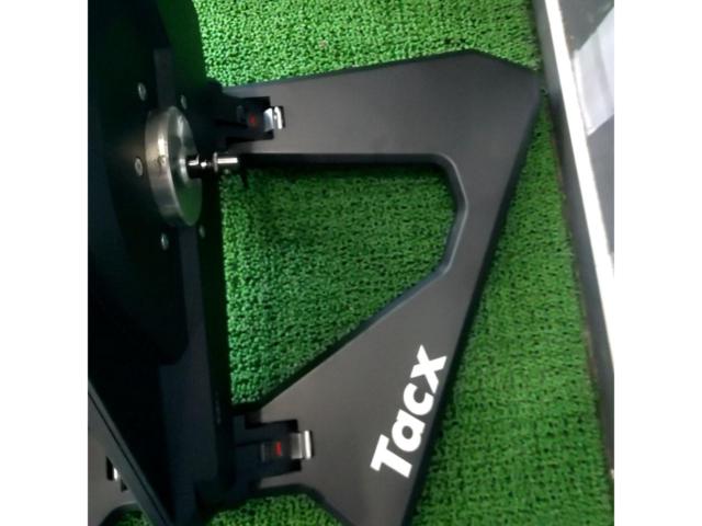 TACX T2800NEO サイクルトレーナー