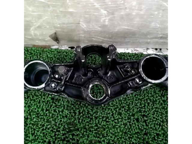 Kawasaki
Genuine top bridge & clip-on handlebars
ZZR1100 (D)
