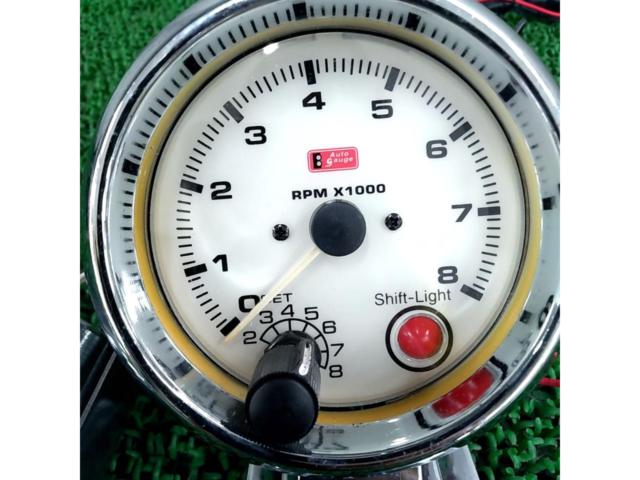 Autogauge
Water temperature gauge + tachometer
