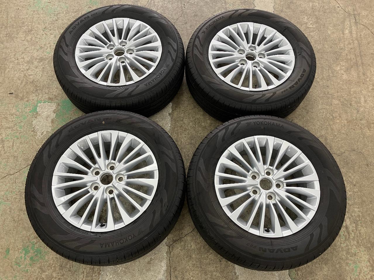 Toyota
Alphard / Vellfire
(40 series)
Original wheel
+
YOKOHAMA
ADVAN
V03
