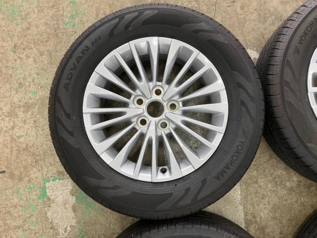 Toyota
Alphard / Vellfire
(40 series)
Original wheel
+
YOKOHAMA
ADVAN
V03